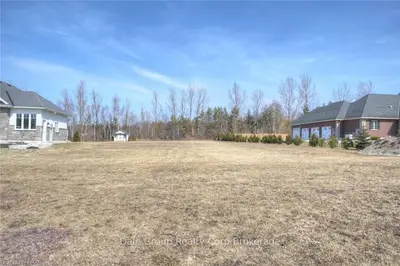 15 FAWN CREEK Lane, Bluewater, ON N0M 1G0