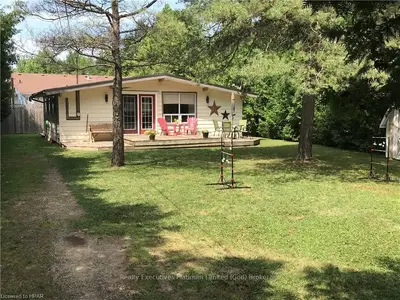 11 LIDDERDALE Street, Bluewater, ON N0M 1G0
