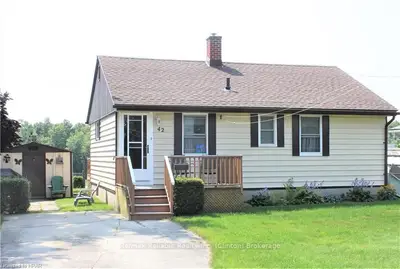 42 VICTORIA Boulevard, Huron East, ON N0M 1L0
