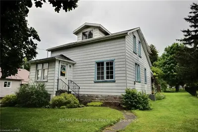 230 ELGIN Street N, Wellington North, ON N0G 2L1