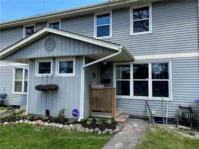 37 ST. CHARLES Place 37, Huron East, ON N0M 1L0