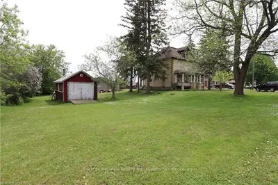 1 NICHOLSON Drive, Huron East, ON N0K 1G0