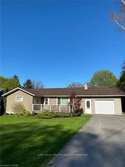 74278 HOMESTEAD HEIGHTS Drive, Bluewater, ON N0M 1G0