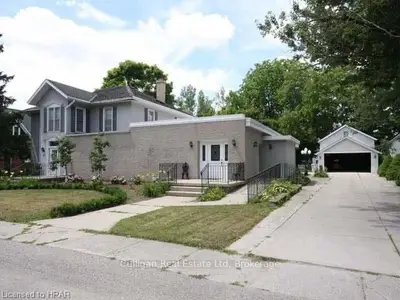 47 High Street, Huron East, ON N0K 1W0