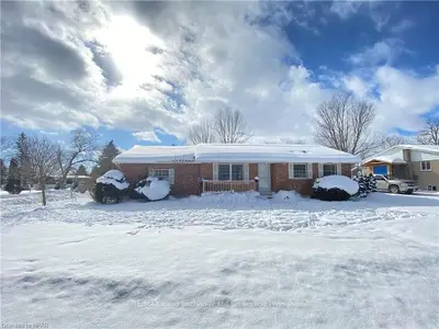 80 QUEEN Street, Huron East, ON N0G 1H0