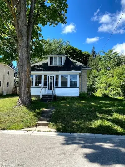 28 BROWNLEE Street S, South Bruce, ON N0G 2S0