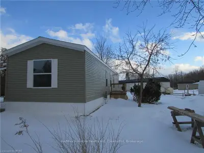 75049 HENSALL RD UNIT #3 MAIN Street, Huron East, ON N0K 1W0