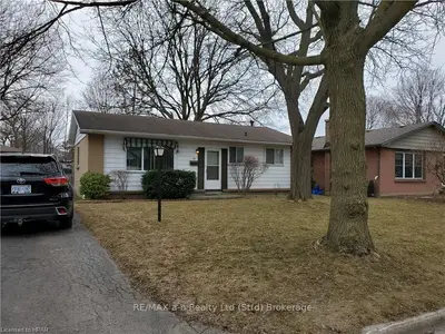 63 GARLAND Crescent, London East, ON N5V 1N4