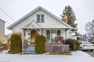 8 VICTORIA Street W, South Huron, ON N0M 1N0