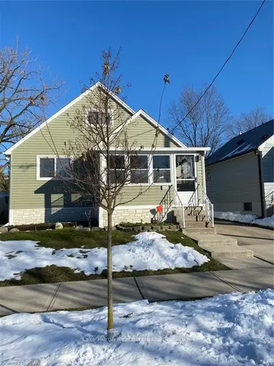 122 Boullee Street, London East, ON N5Y 1T7