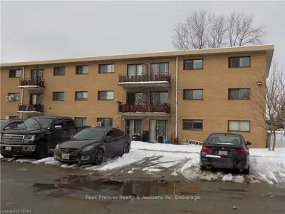 1830 DUMONT Street W 212, London East, ON N5W 2S1