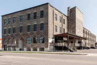 245 DOWNIE Street 223, Stratford, ON N5A 1X5