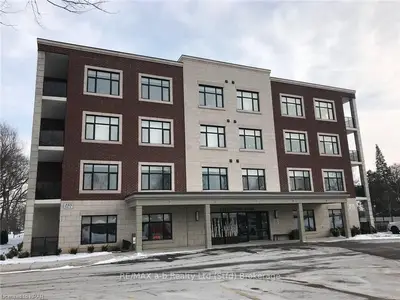 255 John Street N 409, Stratford, On N5a 0g7