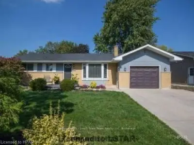2 Sherwood Crescent, South Huron, On N0m 1s1