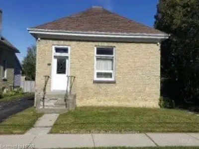 22 Victoria Street W, South Huron, On N0m 1s2