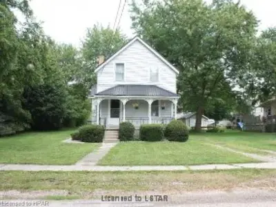 92 Oxford Street E, Bluewater, On N0m 1x0