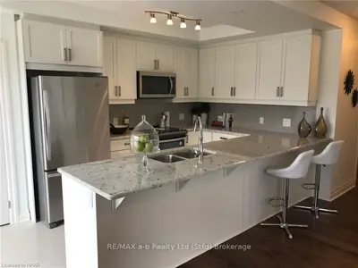 255 John Street N 210, Stratford, On N5a 0g7