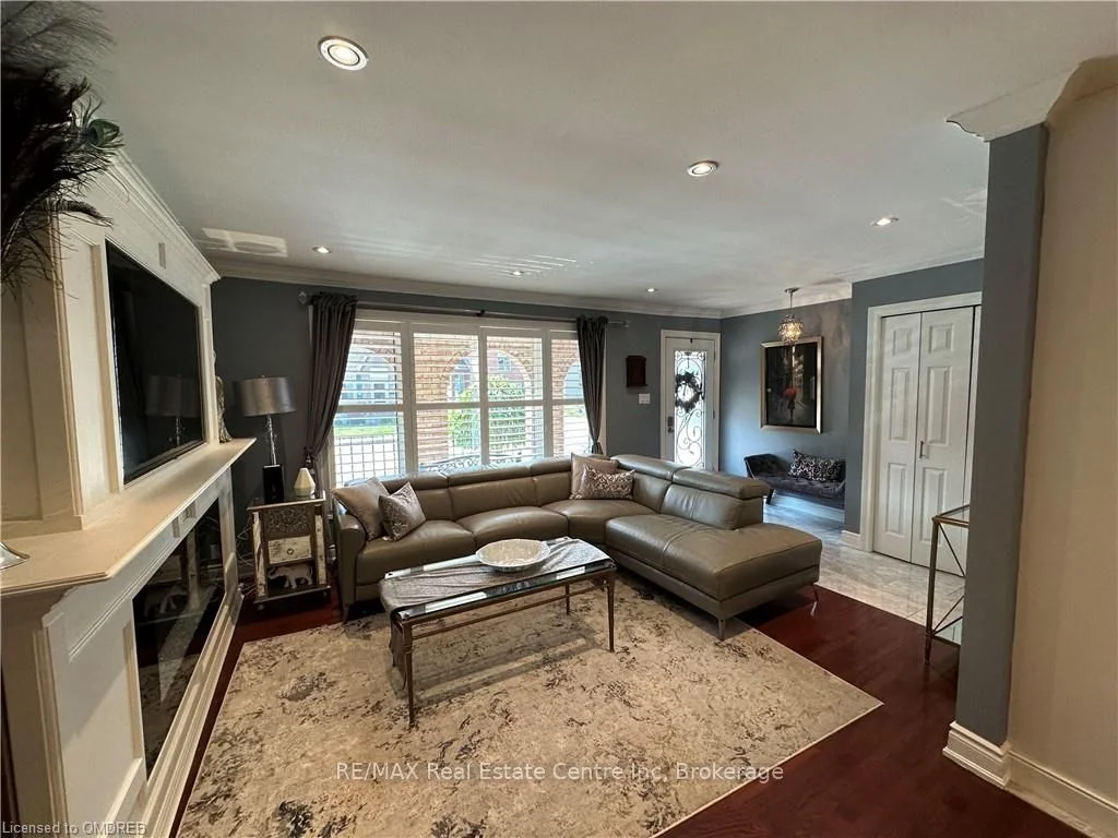 223 PICTON Street E 1, Hamilton, ON L8L 3W8