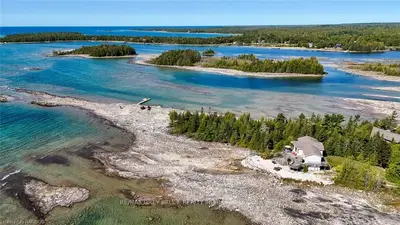 Detached in Northern Bruce Peninsula