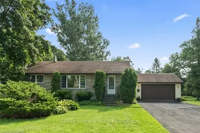 Detached in West Grey