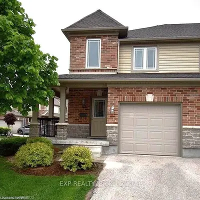 Condo Townhouse in Saugeen Shores