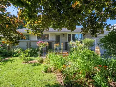 Detached in Owen Sound