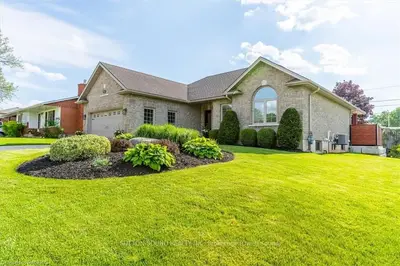 930 10th Avenue E, Owen Sound, On N4k 3h7