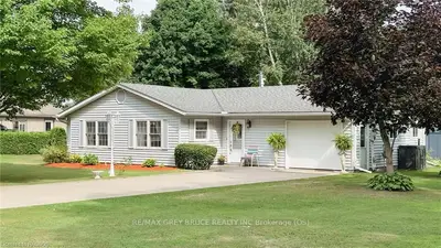 Detached in Georgian Bluffs