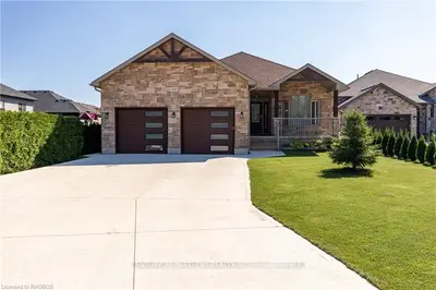 Detached in Saugeen Shores