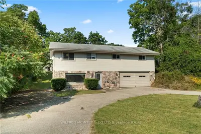 Detached in West Grey