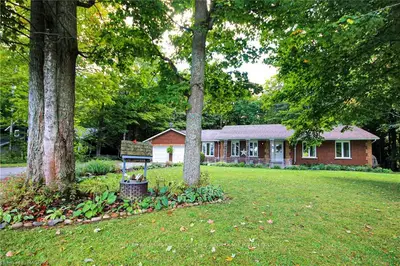 Detached in South Bruce Peninsula