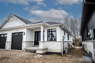 Semi-Detached in Wellington North