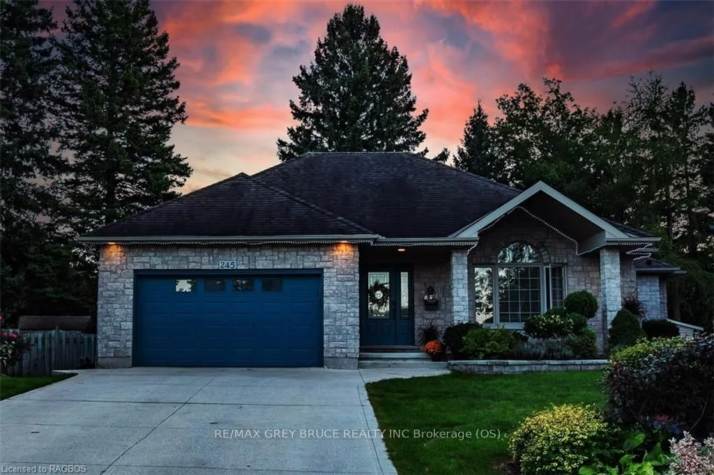 Detached in Owen Sound