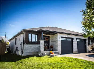 Semi-Detached in Wellington North