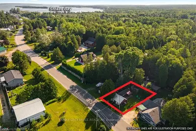 Detached in Northern Bruce Peninsula