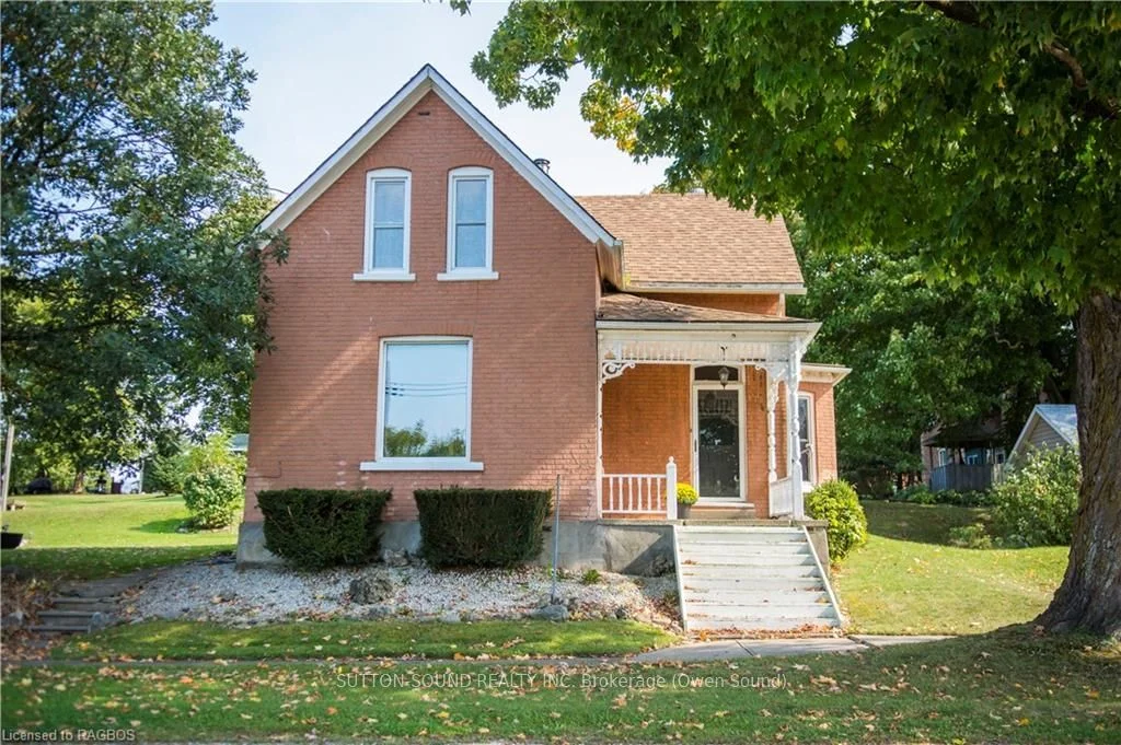 8 Elizabeth Drive, South Bruce Peninsula, On N0h 1a0