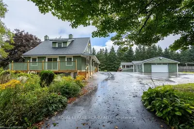 Detached in Grey Highlands