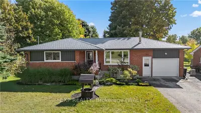 Detached in West Grey