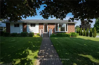 Detached in Owen Sound