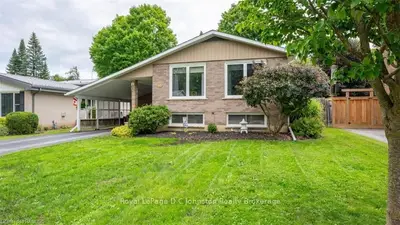 Detached in Owen Sound