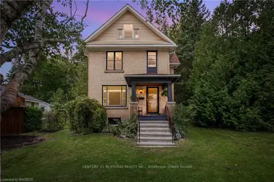 Detached in Owen Sound