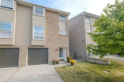 Condo Townhouse in Kincardine