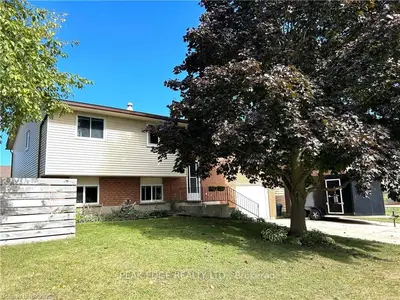 Detached in West Grey