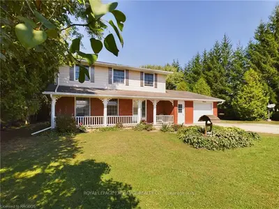 Detached in West Grey