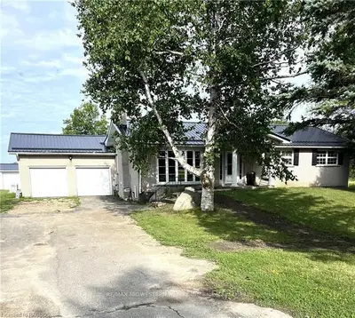 Detached in Minto