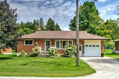 Detached in West Grey