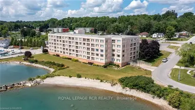 Condo Apartment in Owen Sound