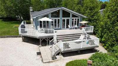 Detached in Northern Bruce Peninsula