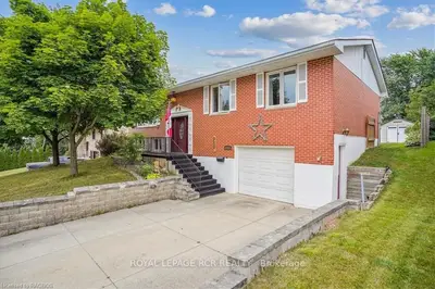 Detached in Owen Sound
