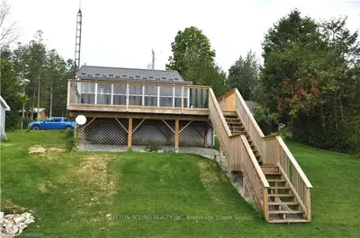 Detached in South Bruce Peninsula